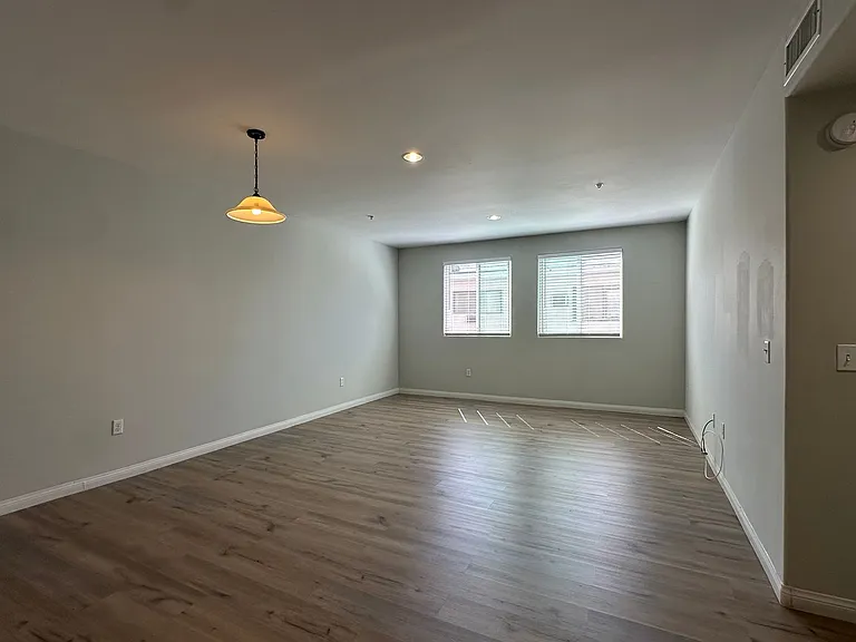 Sherman Oaks Place — Photo 15