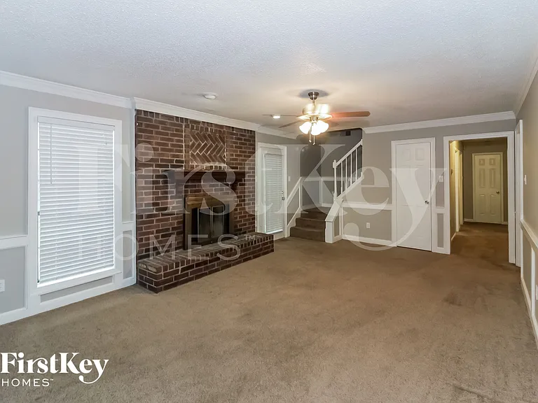 4619 Leash Ln — Photo 5