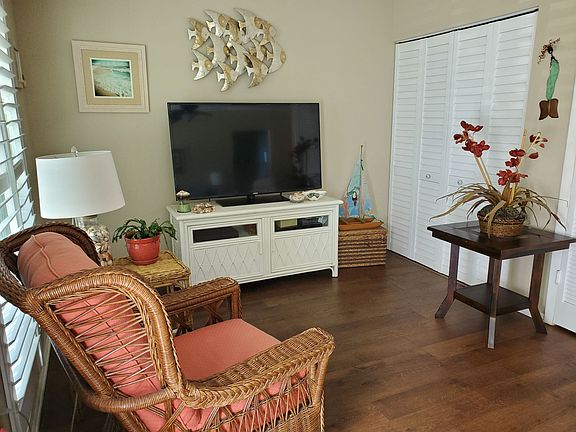 4th image of 3815 36th Avenue Dr W
