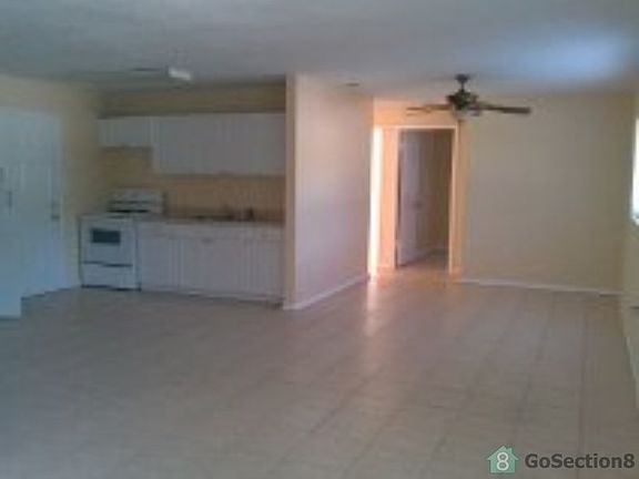 2nd image of 9802 N Bro0ks St #Ab