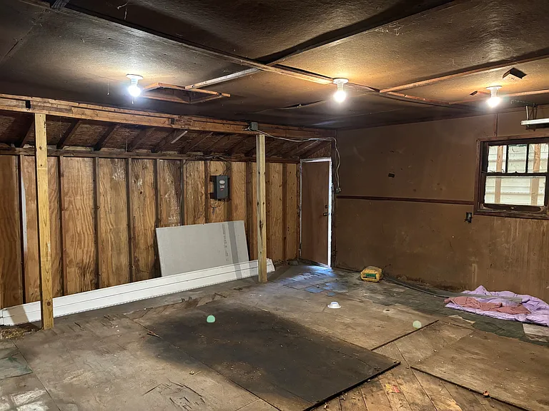 10410 American St — Photo 10