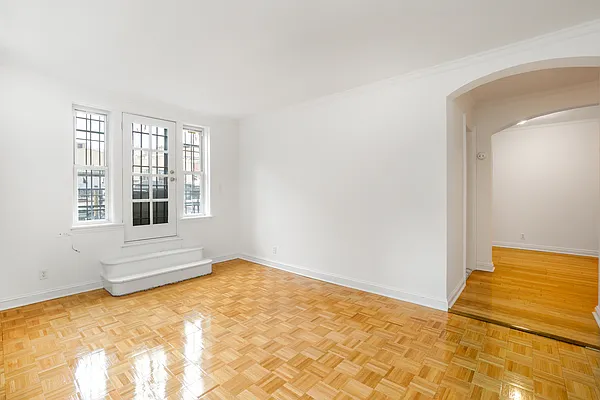 Rented by Bond New York | media 7