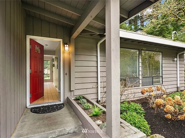 15535 SE 24th St — Photo 4