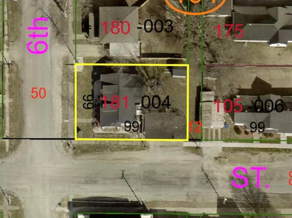 107 S 6th St, Saint Francisville, IL 62460