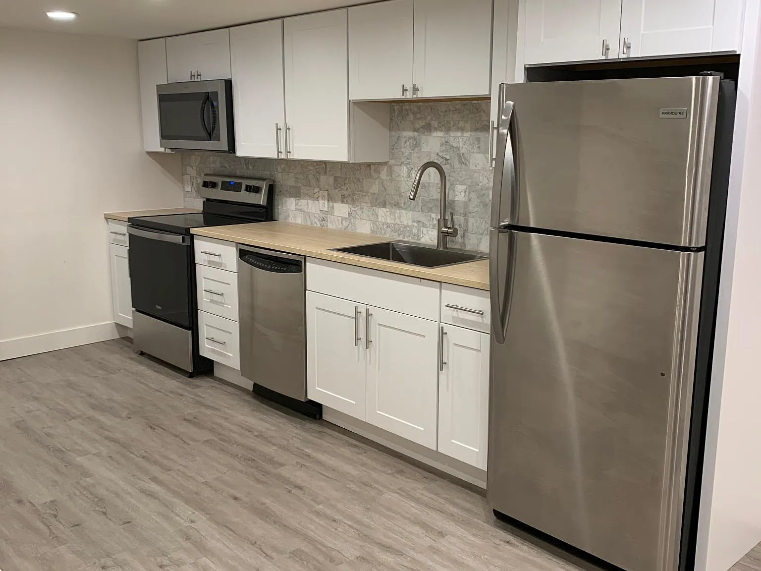 2 bed, 900 sqft, $1,450 — Photo 1