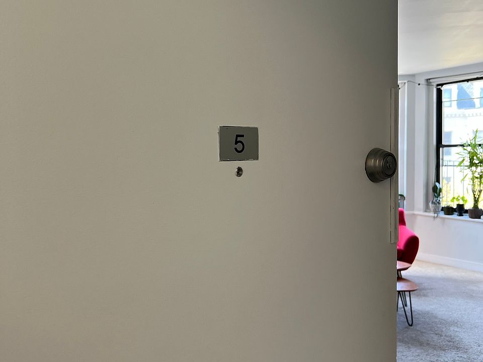 1st image of 548 Columbus Ave APT 5
