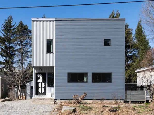 28 Conant St, Concord, MA 01742