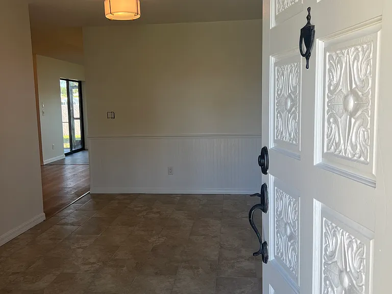 710 Beverly Rd — Photo 3