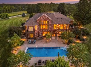 4808 NE 137th St, Smithville, MO 64089
