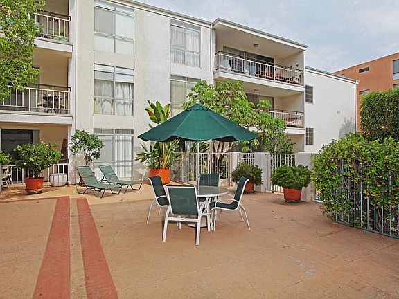 3rd image of 7270 Hillside Ave Unit 305