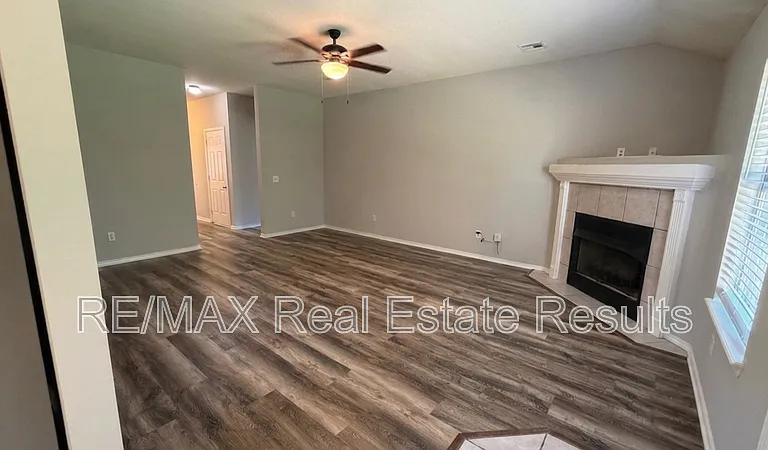 2400 SW 15th St — Photo 6