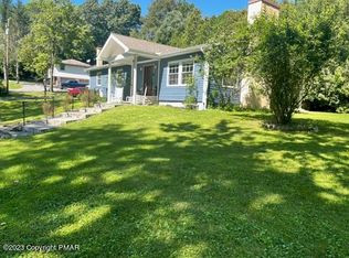 904 Aspen Heights Ln, Tannersville, PA 18372