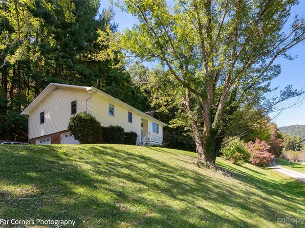 8 Ravenwood Rdg, Canton, NC 28716