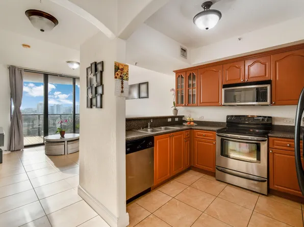 2301 SW 27th Ave APT 1204, Miami, FL 33145