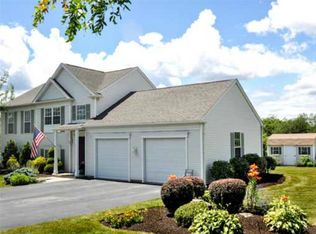 24 Carriage Trl, Middletown, RI 02842