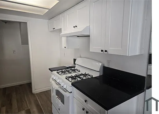 9047 Langdon Ave #15 — Photo 21