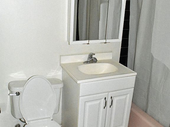 5th image of 109 S Elmwood Ave APT 9
