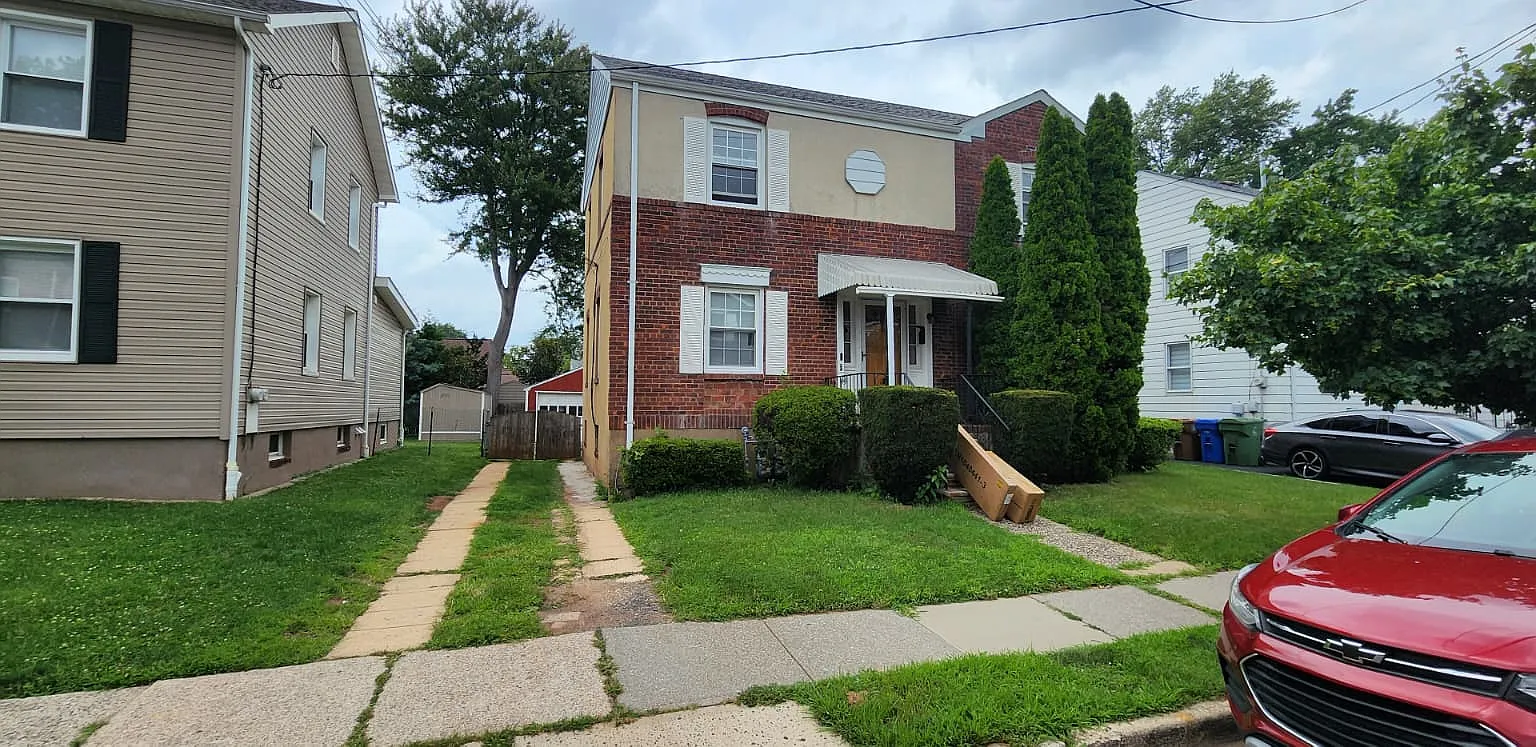 2 bed, $2,200 — Photo 1