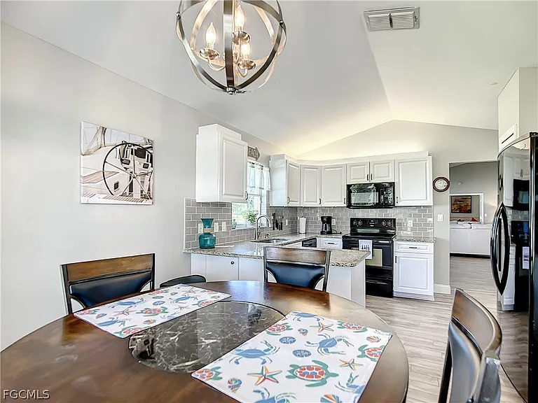 13633 Admiral Ct — Photo 18