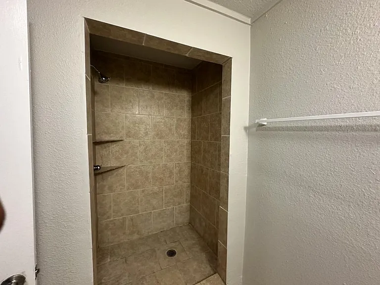 4611 Bradshaw St — Photo 10