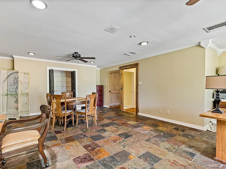 3400 Deborah Dr — Photo 9