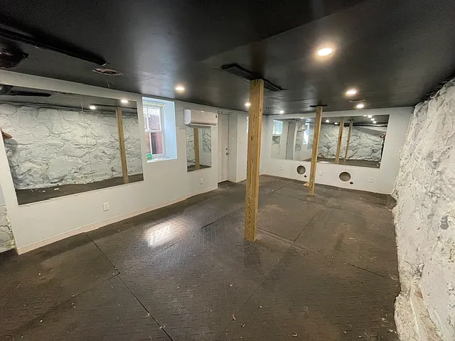161 & 163 Liberty St #163