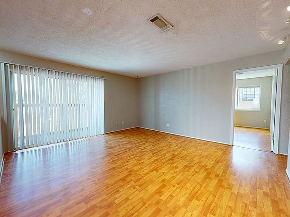 5th image of 1108 Autumn Cir #0