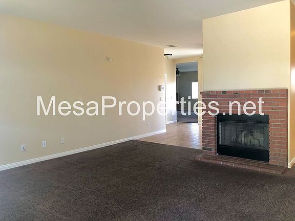 5th image of 15745 Jasmine St