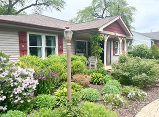 326 Catalpa Ave, Roselle, IL 60172