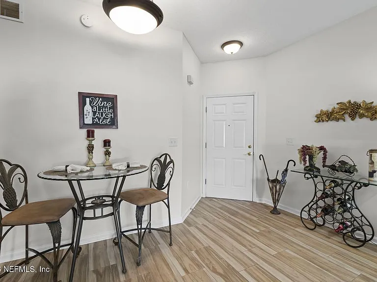 8218 Green Parrot Rd #105 — Photo 5