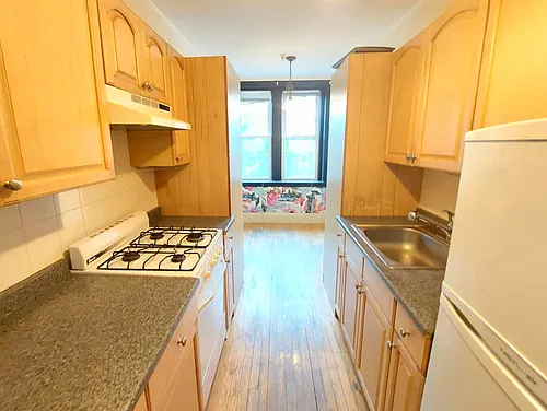 26 Quint Ave #18 Photo 1