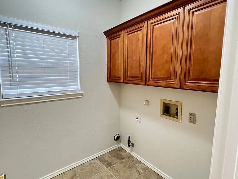 723 Sumner Dr — Photo 18