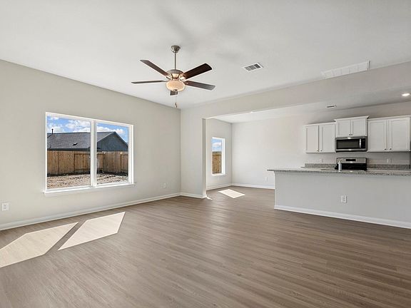 3rd image of 324 Fastboy Ln