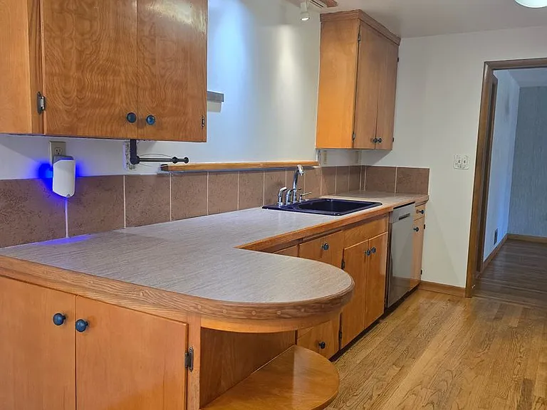 1012 N Villard St — Photo 24