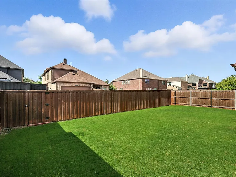 10421 Sexton Dr — Photo 36