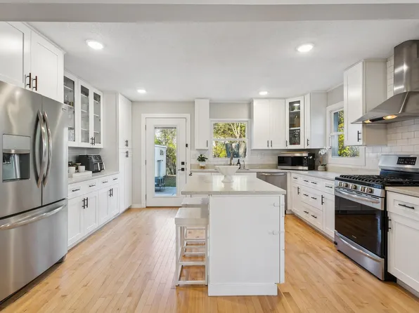 212 W 95th St, Minneapolis, MN 55420