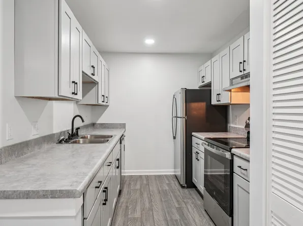 Grayhaven Marina Village - Apartments & Townhomes