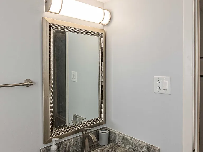 101 E Lockhaven Dr #C — Photo 17