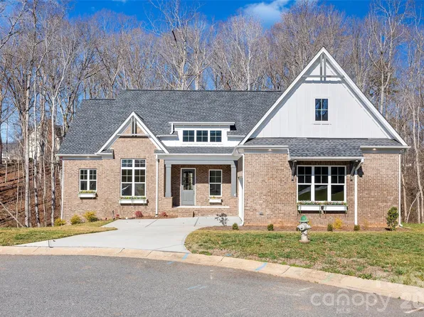 2076 Landry Ln, Rock Hill, SC 29732