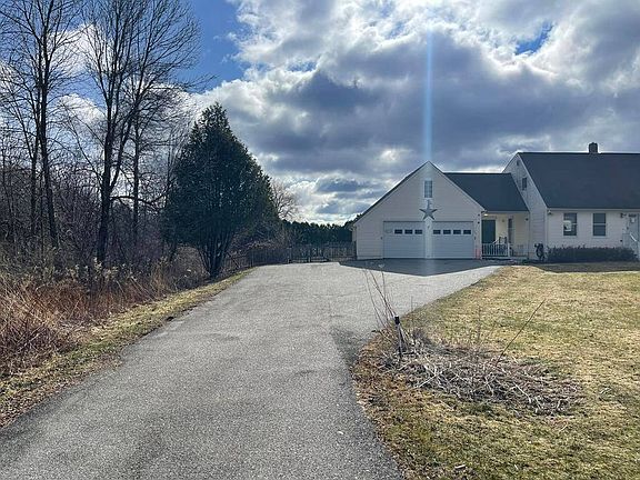 5th image of 467 Ridge Rd