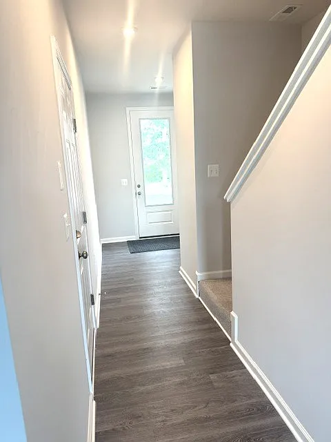 Brae Haven Dr 319 - 1 — Photo 2