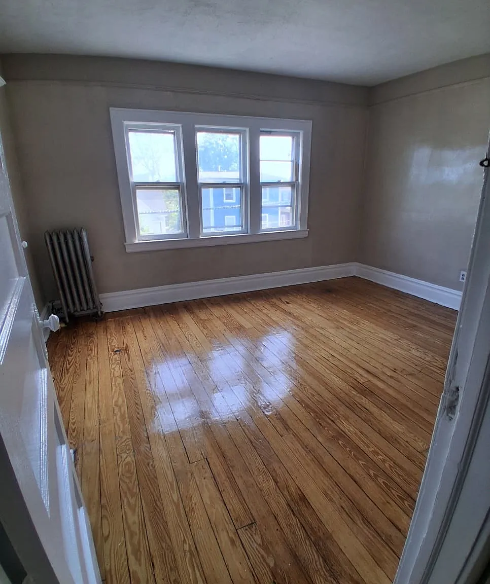 3 bed, 1000 sqft, $2,150 — Photo 4