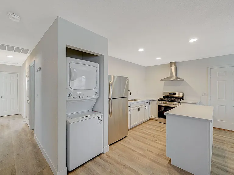 893 W Bartlett Ave — Photo 12