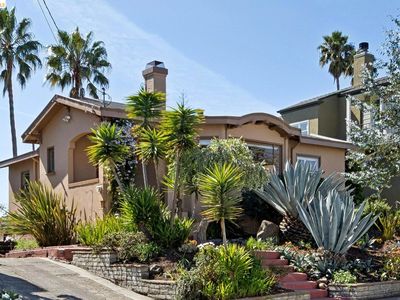 715 Hillgirt Cir, Oakland, CA, 94610