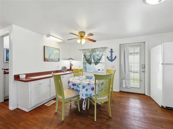 5527 Williamsburg Ln, Wildwood, FL 34785