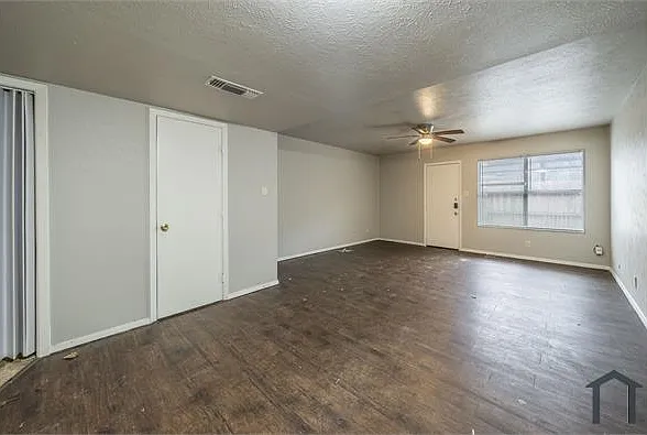 2 bed, 1500 sqft, $1,350 — Photo 1