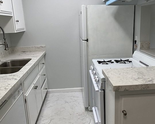 5th image of 3609 Dunn Dr