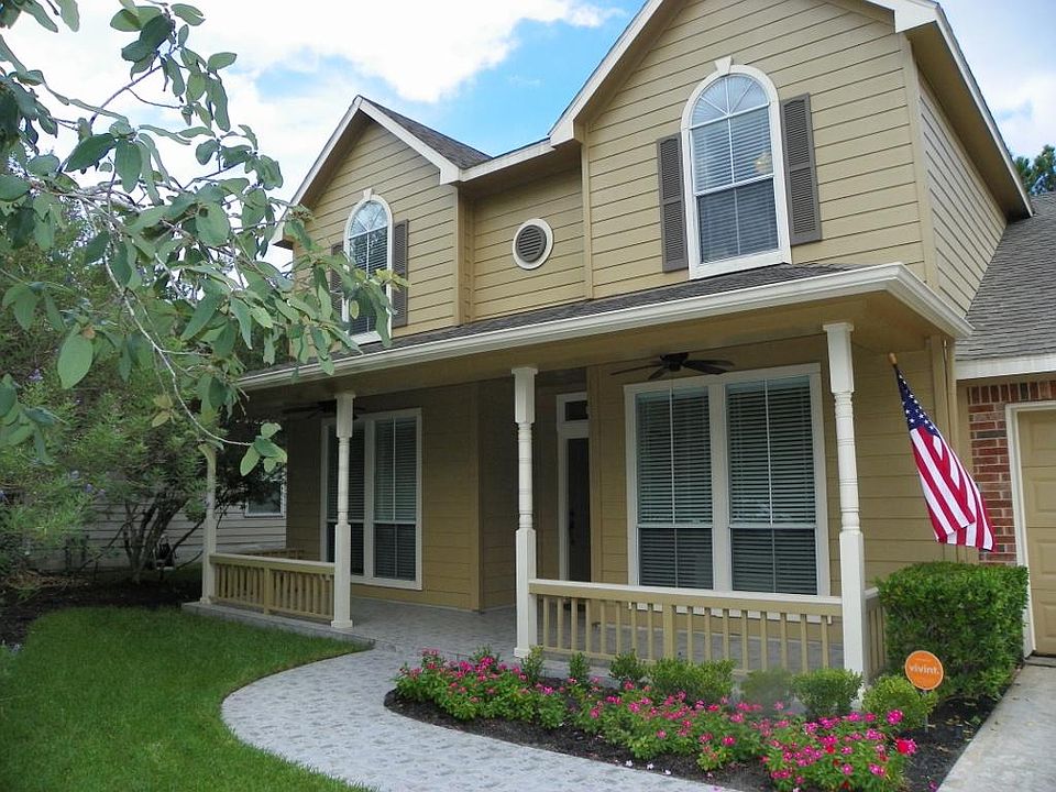 David Weekly "Fairmeade" plan with inviting front porch.