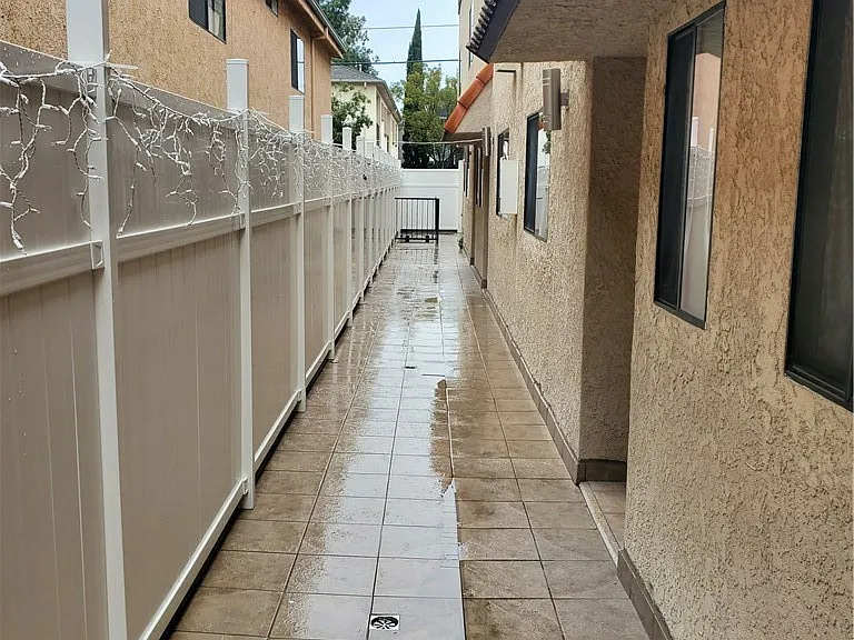351 E Verdugo Ave #E — Photo 3