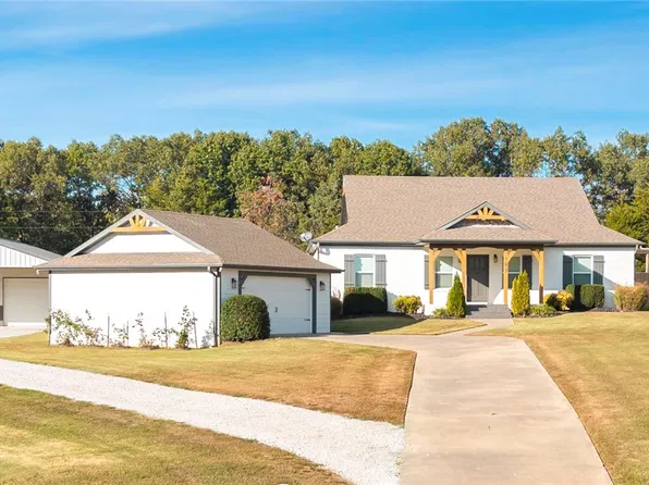 593 Madison 8593, Huntsville, AR 72740